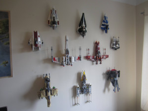 How to wall mount LEGO models